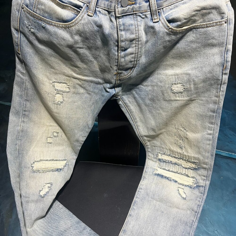 Mnml Distressed Jeans